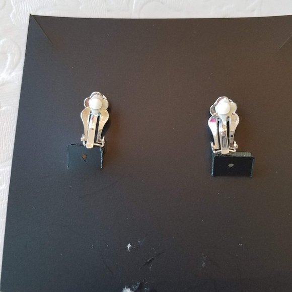 Clip on Earrings - Picture 3 of 3